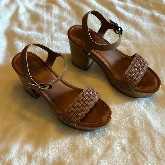 Indigo rd Shoes - Indigo rd. Women's High Block Heel Open Toe Strappy Faux Leather Sandal 91/2M